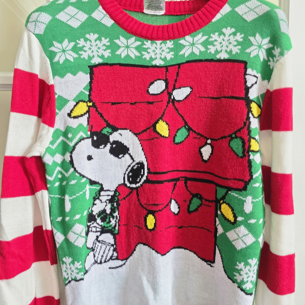 Peanuts Snoopy Joe Cool Holiday Dog House Christmas Sweater Size Medium - Picture 3 of 6